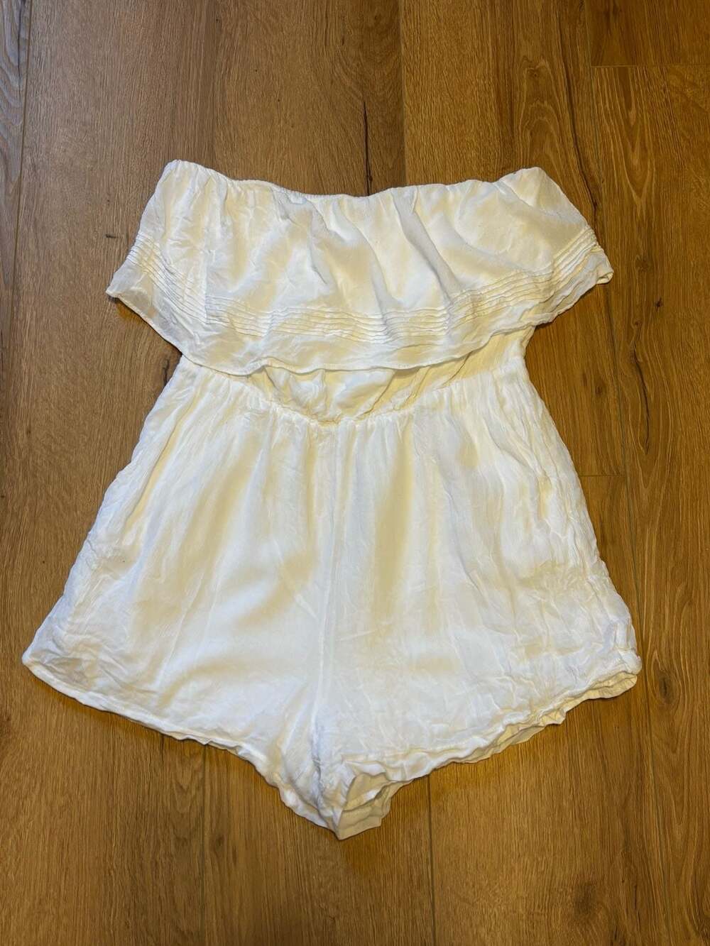 Gianni Bini White Off-the-Shoulder Ruffle Romper with Pockets